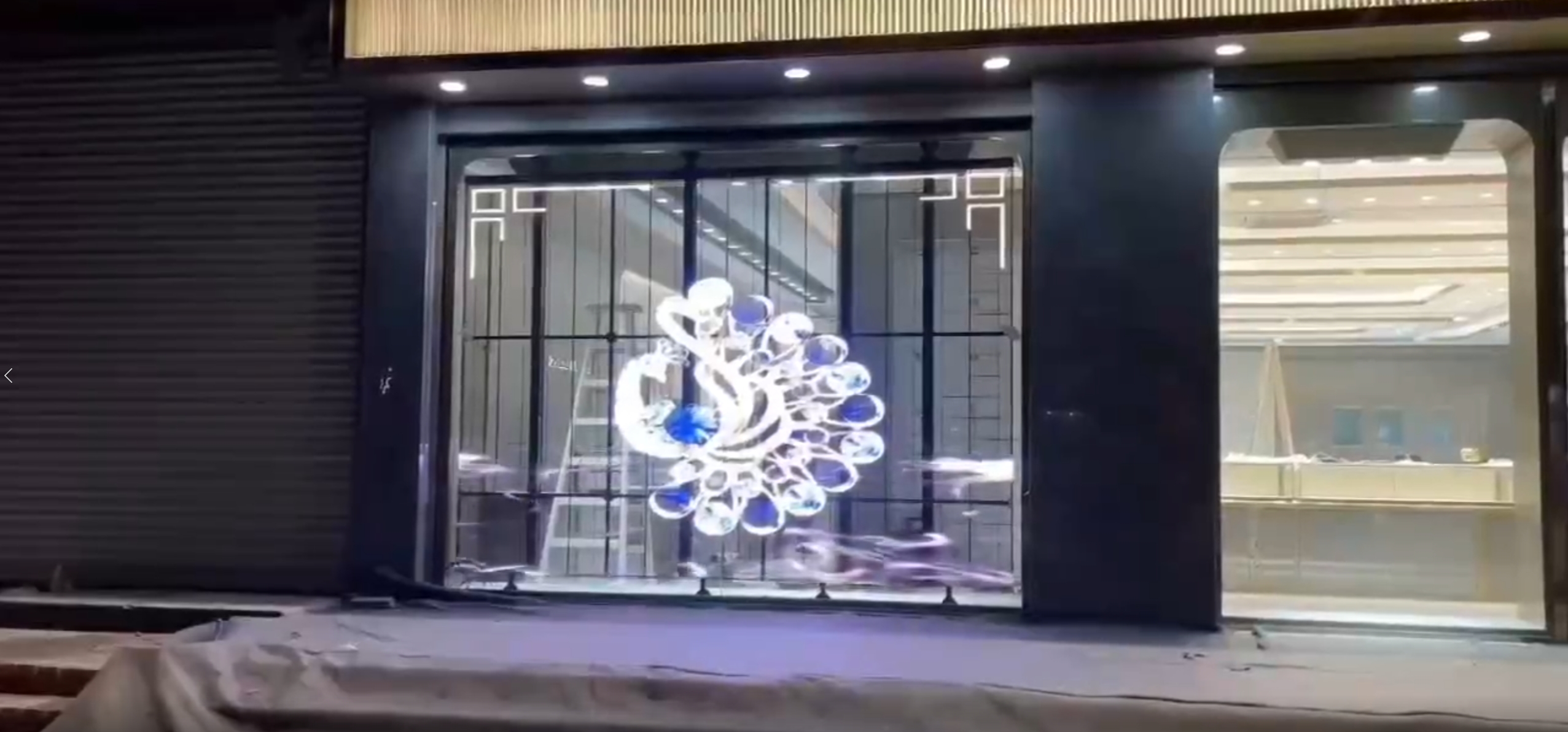 LED透明屏在橱窗展示显示方案